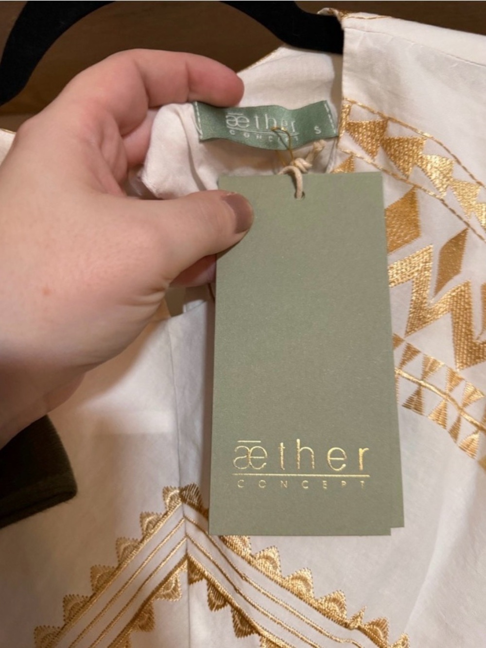 100% Greek Linen Gold Embroidered Top - Picture 3 of 4